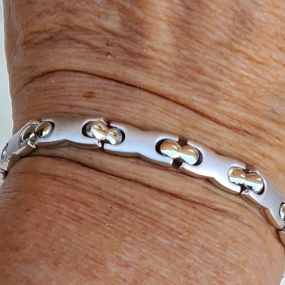 Elegant Sterling‎ Silver Puzzle Bracelet - Picture 5 of 8